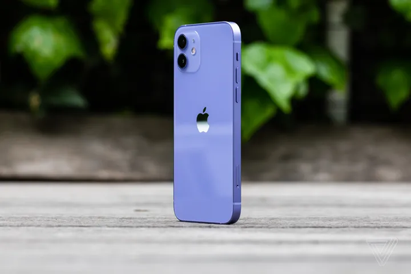 iPhone 12 01