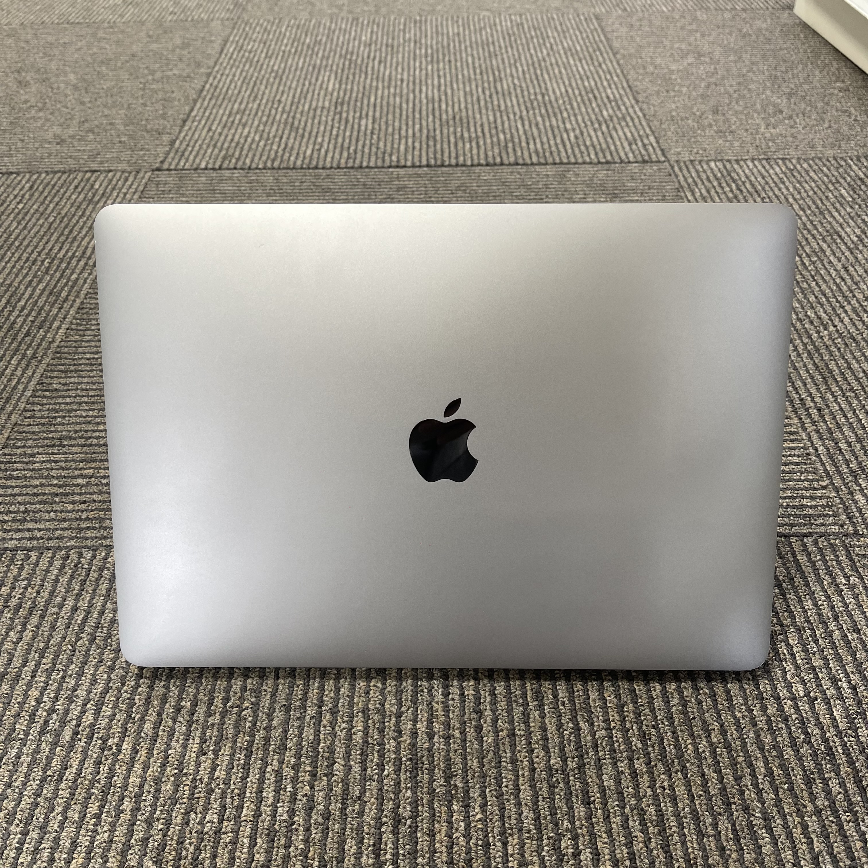 MacBook Pro 13 inch 2020 Space Gray Chip M1 / RAM 8GB / 256GB SSD MacBook Pro 13 inch 2020 Space Gray Chip M1 / RAM 8GB / 256GB SSD