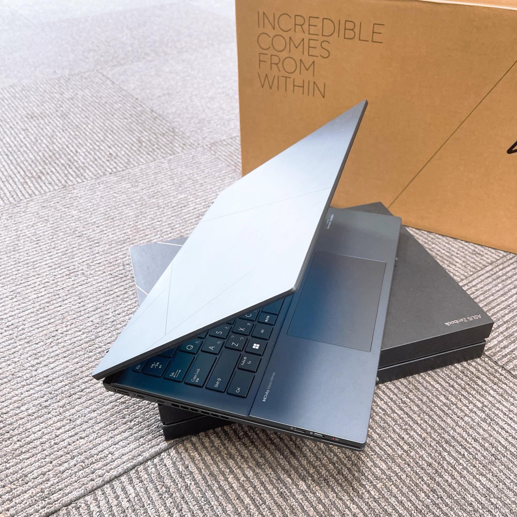 ZenBook Duo UX8406MA-U932WS (Intel Core Ultra 9 /RAM 32GB /SSD1TB/Win 11 Home) ZenBook Duo UX8406MA-U932WS (Intel Core Ultra 9 /RAM 32GB /SSD1TB/Win 11 Home)