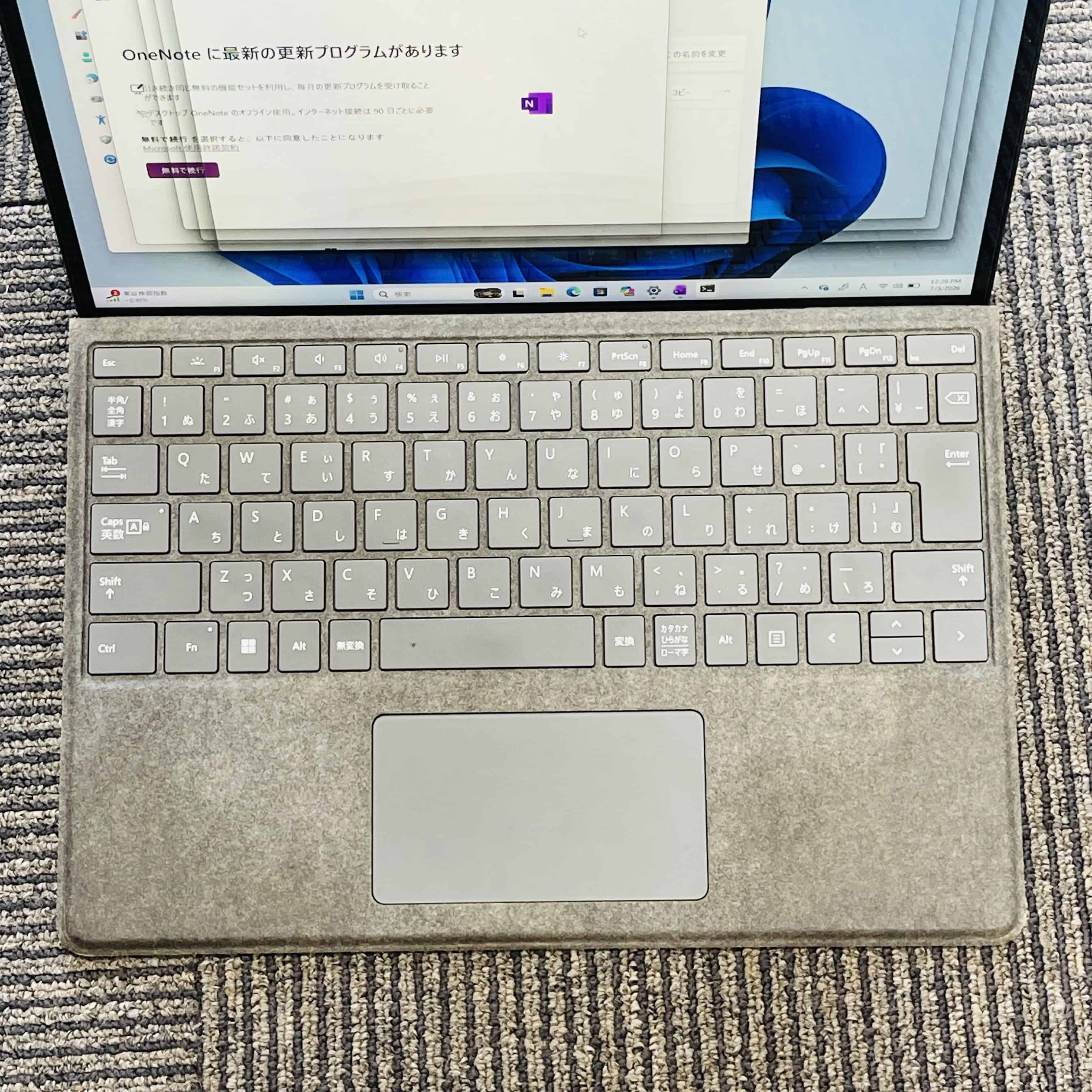 Surface 9 Pro Core i5 / RAM 8GB / 256GB SSD Black Surface 9 Pro Core i5 / RAM 8GB / 256GB SSD Black