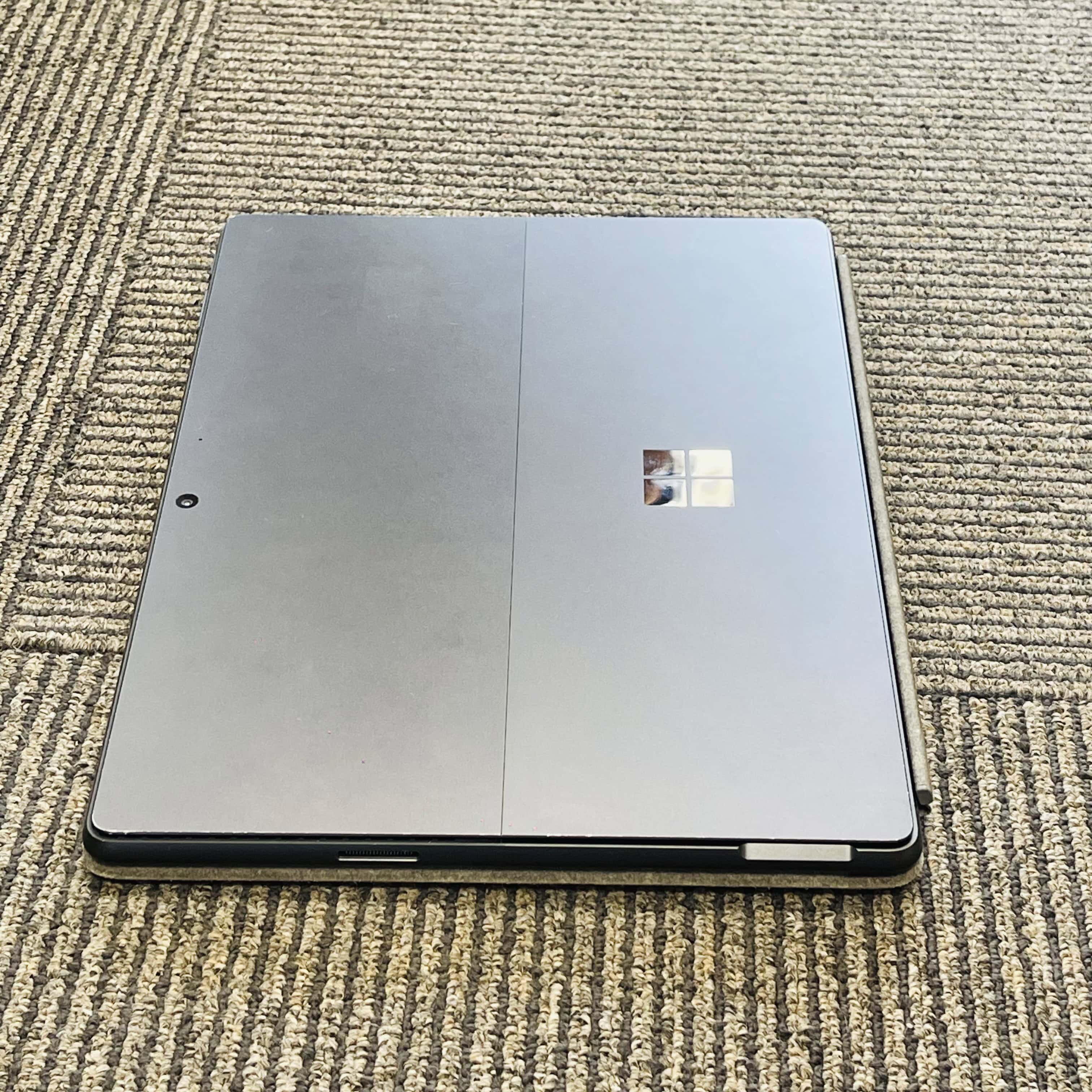 Surface 9 Pro Core i5 / RAM 8GB / 256GB SSD Black Surface 9 Pro Core i5 / RAM 8GB / 256GB SSD Black