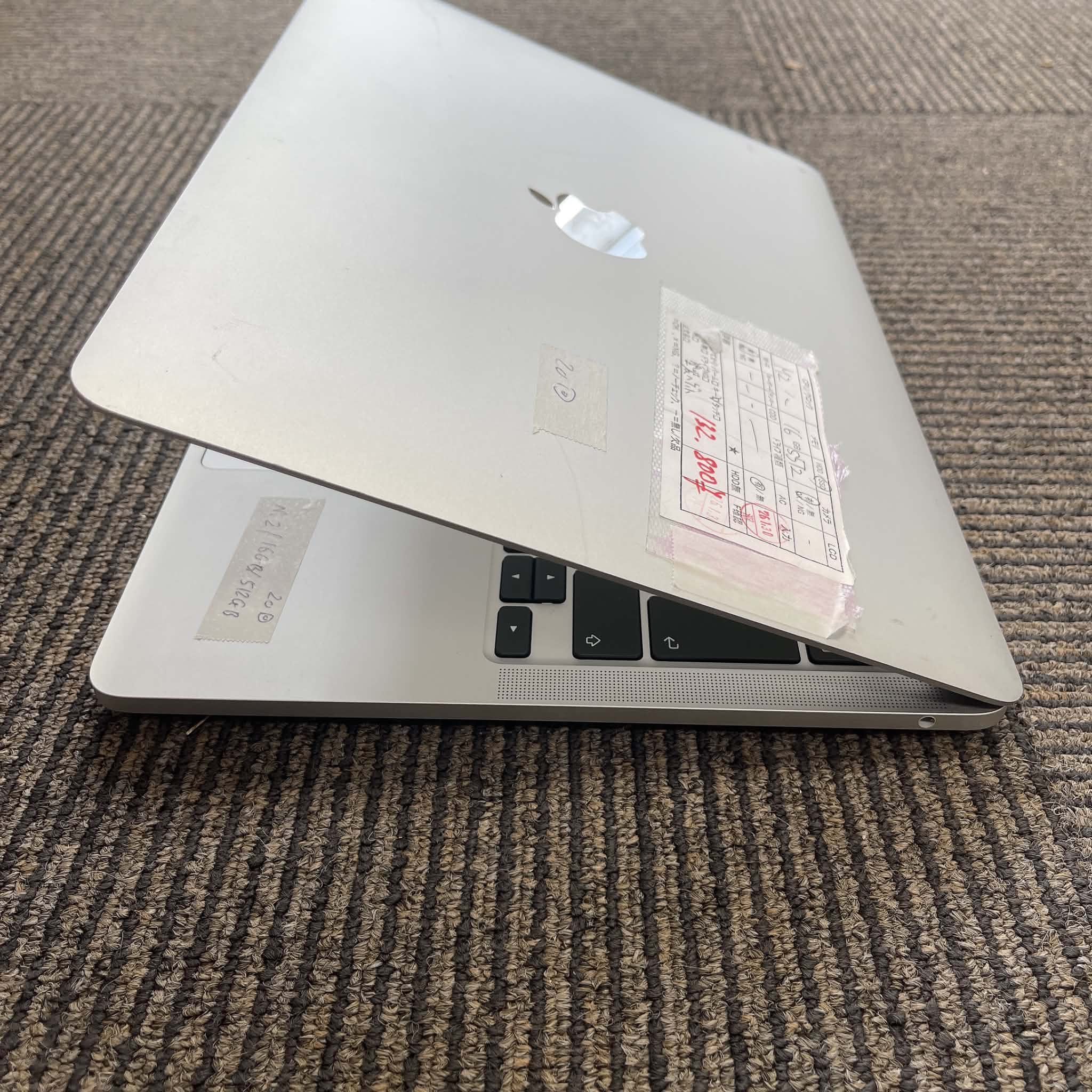 Macbook Pro 2022 13 inch Silver Chip Apple M2/16GB/512GB SSD Macbook Pro 2022 13 inch Silver Chip Apple M2/16GB/512GB SSD